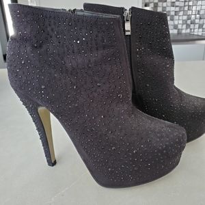 New, size 41 sparkle heels, 5.5 inch heel . 1 inch platform.